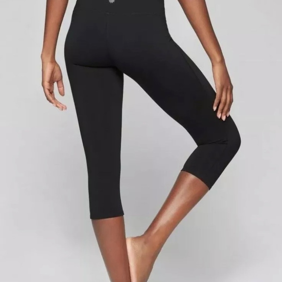 Athleta Pants - Athleta High Rise Chaturanga™ Capri NWT Black